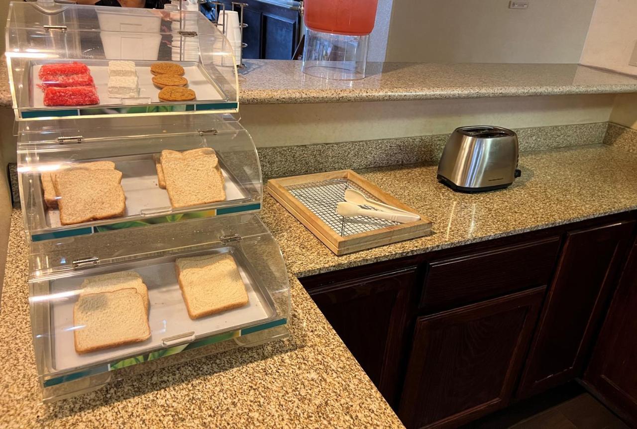 Americas Best Value Inn Pharr/Mcallen Eksteriør billede